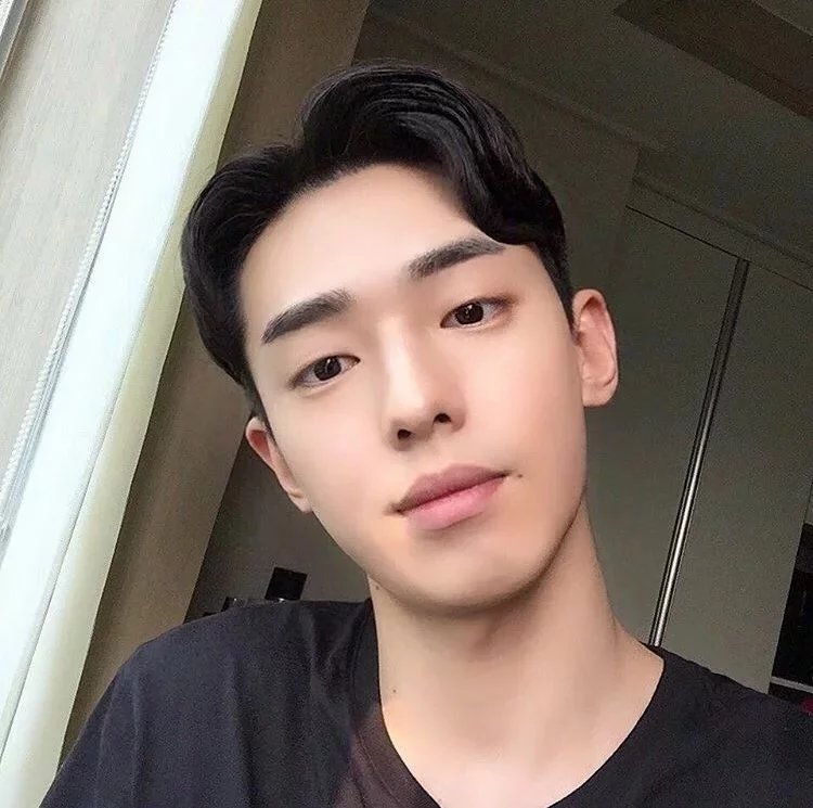 夏侯妮丽民