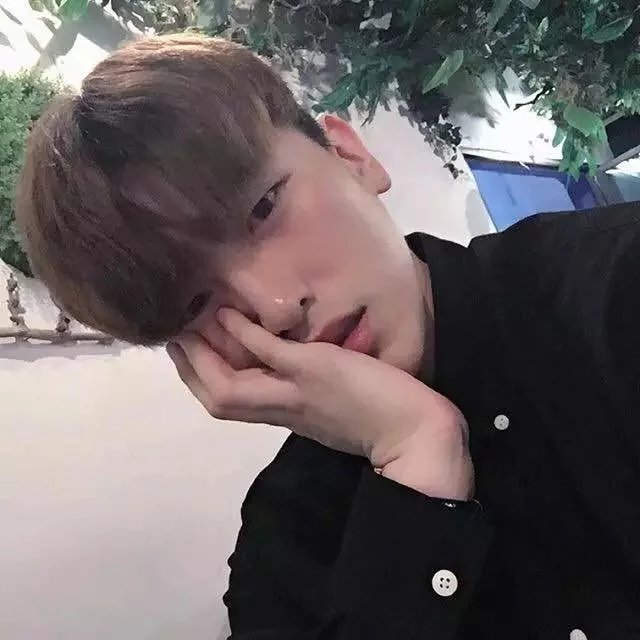 甄乐行宇