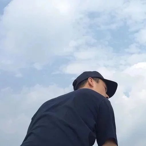 庄睿航浩