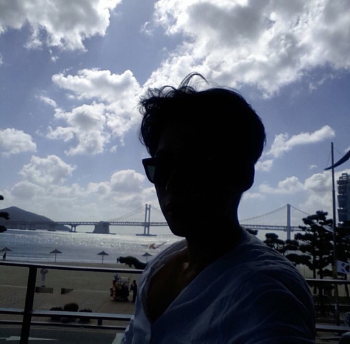 娄贝紫月